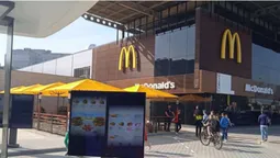 У Києві та на заході: McDonald's поетапно відкриватиме ресторани в Україні (відео)