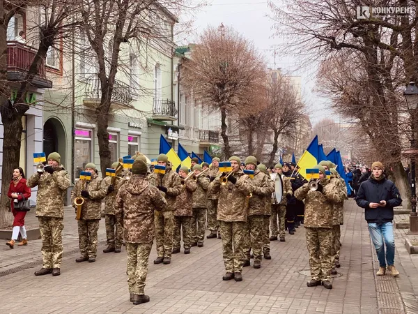 У Луцьку в День Соборності створили «ланцюг єднання» (фото)