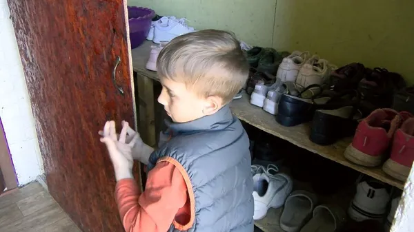 Найменшій дитині – півтора року: волинянка виховує 17 всиновлених, прийомних та патронатних дітей (фото, відео)