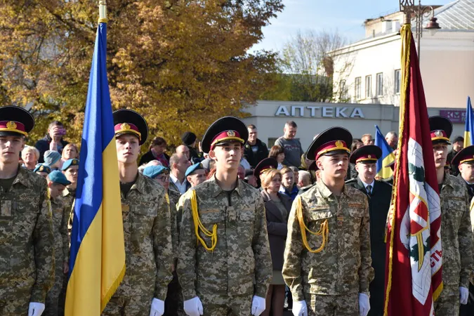 Зі зброєю і прийомами рукопашки: як приймали в Луцьку в ліцеїсти (ФОТО)