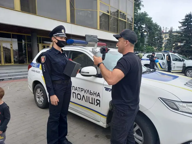 У центрі Луцька святкують День національної поліції: що можна спробувати (фото)