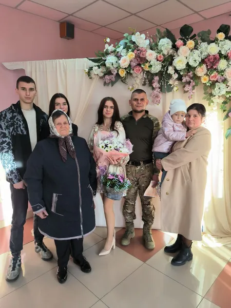На Волині військовий побрався зі своєю коханою (фото)
