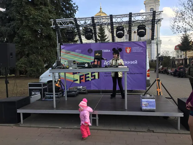 На благодійному dj-параді в Луцьку зібрали майже 12 тисяч гривень