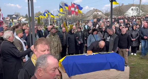 Загинув на Харківщині у Страсний четвер: на Волині попрощалися з Богданом Дмитруком (фото)