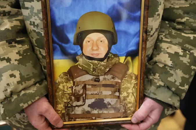 У Луцьку попрощалися із двома загиблими воїнами – Андрієм Черняком та Артемом Петровським (фото)