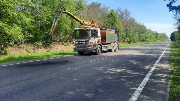 На Волині «латають» дорогу між Луцьком і Львовом (фото, відео)