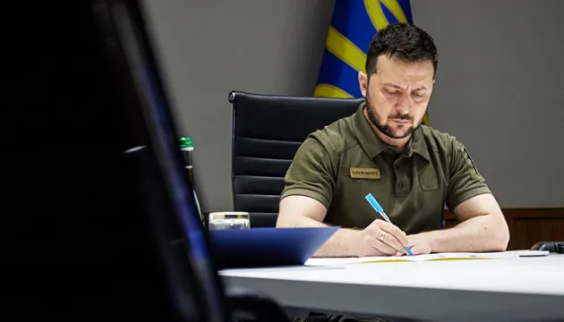 Зеленський звільнив голів трьох ОВА: назвали причину