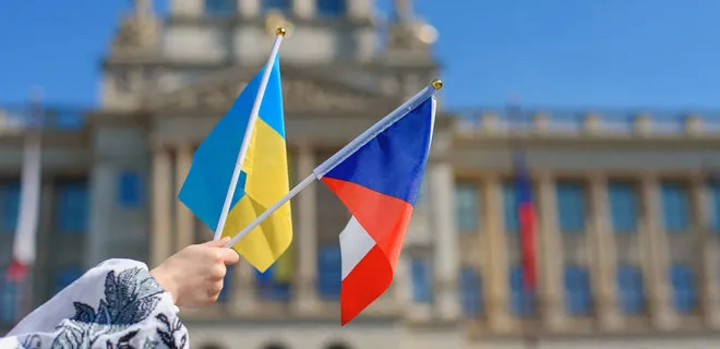 Вчитимуть цивільній авіації: Чехія виділить майже мільйон євро для навчання українських пілотів