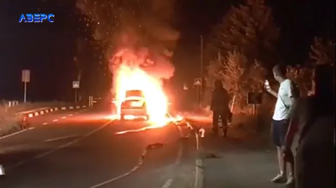 Не було вогнегасника: під Луцьком вщент згорів легковик (фото, відео)