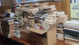 Півтори тонни за рік: волиняни активно позбуваються російськомовних книг заради підтримки армії
