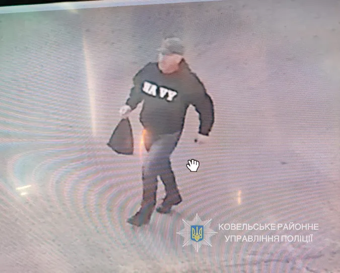 Волинська поліція встановлює особу правопорушника: просять допомогти (фото)