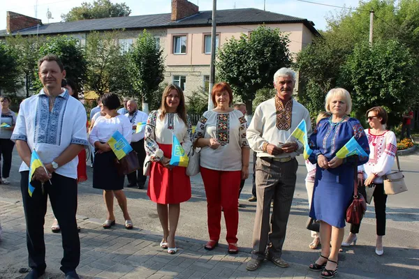 Фейсбук у синьо-жовтих прапорах: волиняни вітають зі святом (фото)