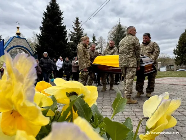 Назавжди 33: на Волині в останню дорогу провели захисника Сергія Ковальчука (фото)