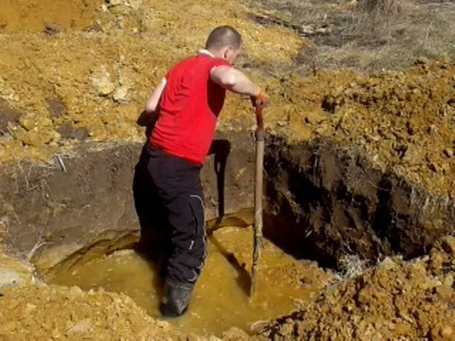 Один день з життя бурштинокопачів: спостереження волинської журналістки