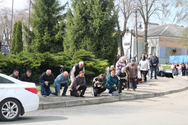 Життя присвятив порятунку інших: на Волині попрощалися з Героєм Олександром Батурою (фото)