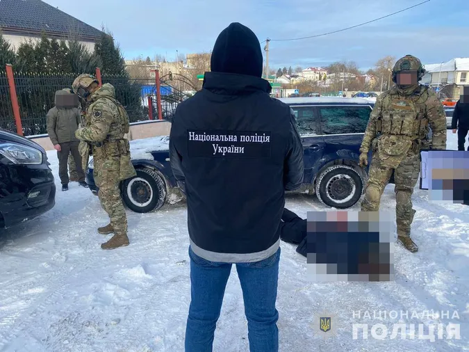 Продавав «зброю таємної дії»: поліція затримала 38-річного волинянина (фото)