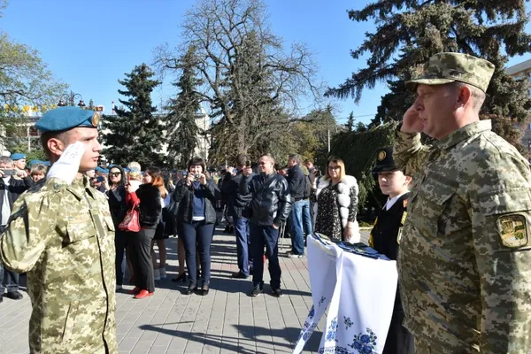 Учні військового ліцею в Луцьку склали присягу (фото)