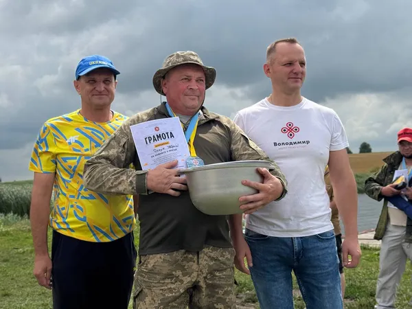 «Не зі зброєю, а з вудками в руках»: на Волині провели чемпіонат з риболовного спорту серед ветеранів (фото)