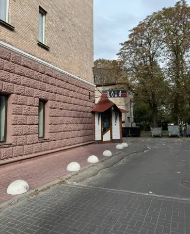 У центрі Луцька продають приміщення волонтерського кафе (фото)