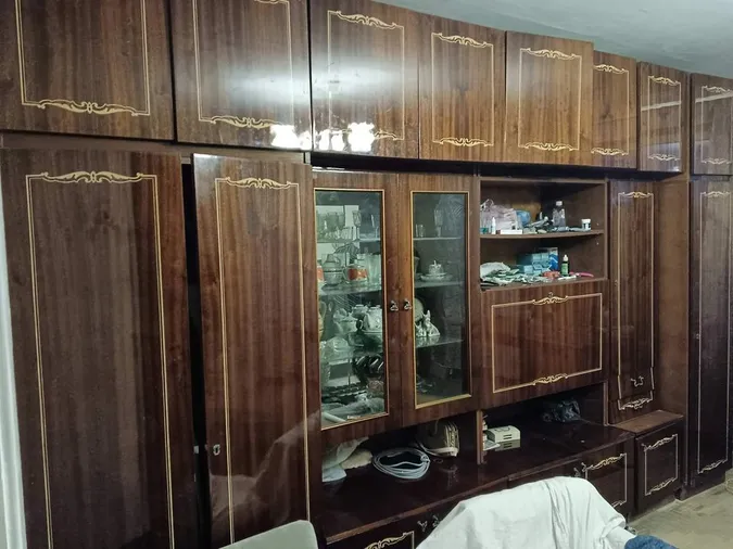 У Ковелі продають радянський сервант за 100 тисяч гривень (фото)