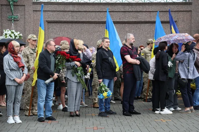 Небо плакало: у Луцьку відбулося прощання з трьома Героями Євгенієм Садовським, Олегом Чернюком та Олександром Смалюхом