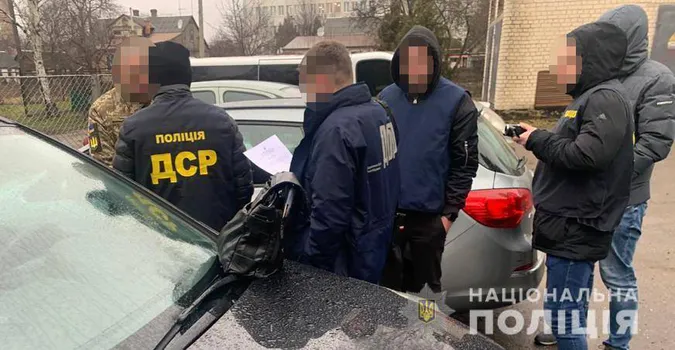 На Волині затримали офіцера-хабарника (фото)