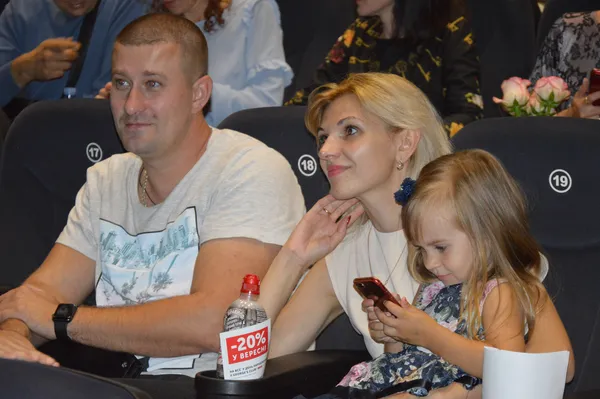 Луцькі «папараці» та драйвові танці: у «Промені» вдруге виступив Дан Балан (фото)
