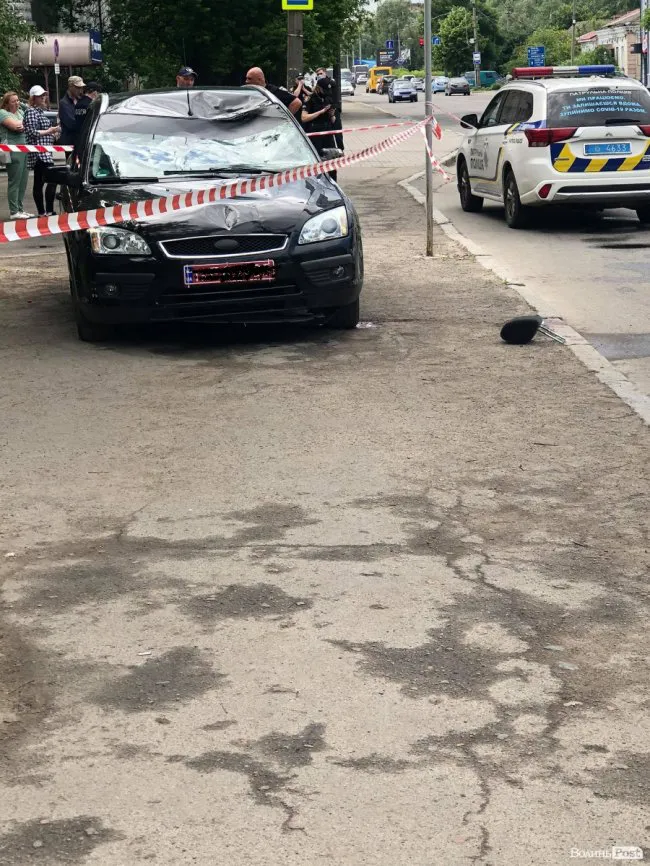 У Луцьку на переході авто наїхало на чоловіка та двох дітей (фото)