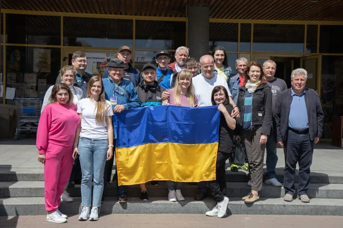 Австрійський священник вдруге привіз до Луцька гуманітарну допомогу (фото, відео)