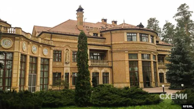 Зеленський переїхав на держдачу в Конча-Заспі, де мешкав Ющенко (фото, відео)