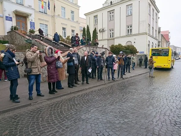 У Луцьку страйкують працівники «Богдан Моторс» (фото, відео, оновлено)