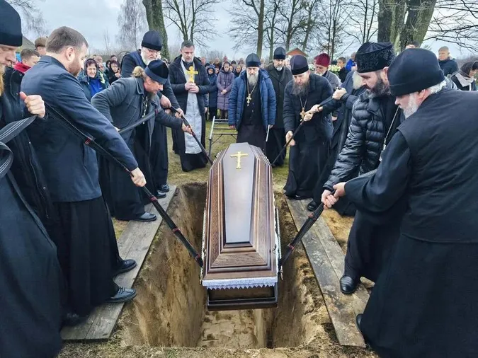 На Волині попрощались з попом московського патріархату Анатолієм Мельничуком (фото)