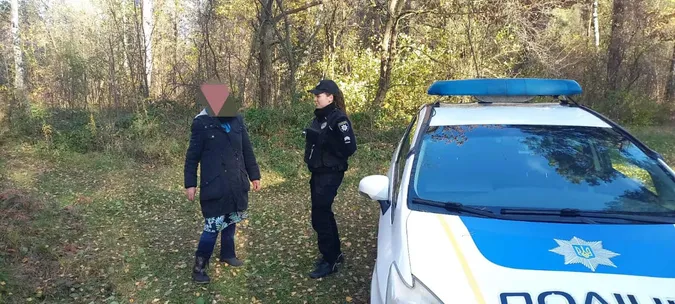 «Лишалася без грибів та взуття»: на Волині жінка заблукала у лісі