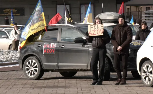 У Луцьку провели масштабний автопробіг на підтримку полонених (фото)