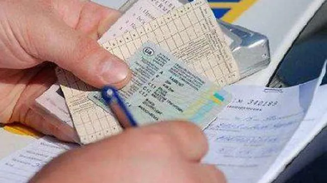 На Волині знайшли три іномарки з фальшивими документами