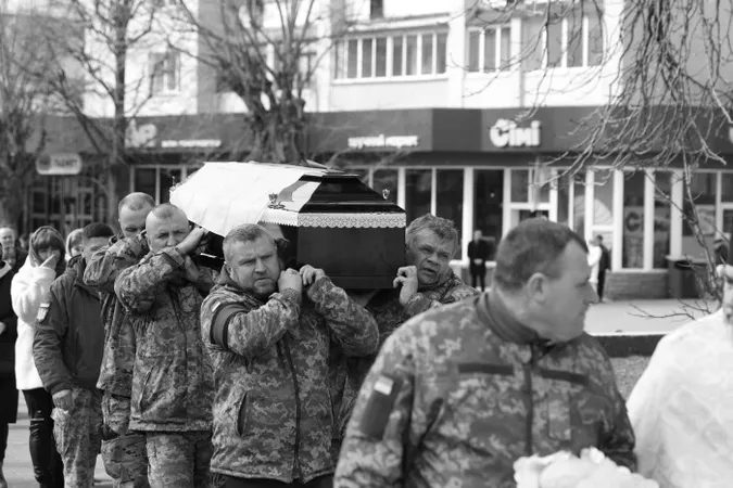 Загинув на Донеччині: у Луцьку попрощалися з розвідником Едуардом Ковальчуком (фото)