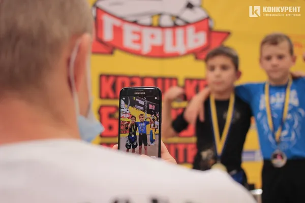 Змагання сильних духом: за підтримки «Кромберг енд Шуберт» у Луцьку відбувся турнір з рукопашу гопак (фото)