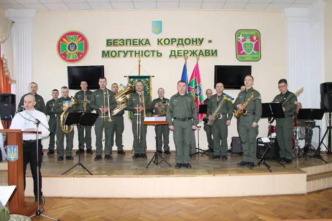 «20 чоловік повинні звучати, як одне ціле», - начальник оркестру Луцького прикордонного загону