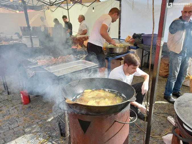 У Луцьку стартував фестиваль вуличної їжі Lutsk Food Fest (фоторепортаж)