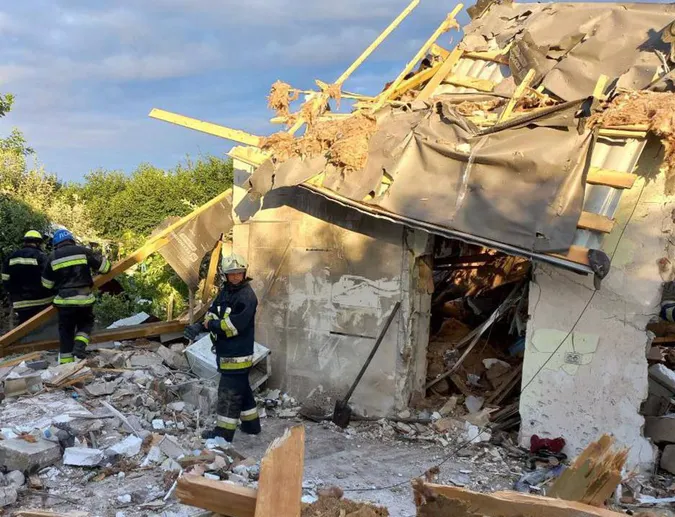Окупанти обстріляли житловий квартал Нікополя на Дніпропетровщині