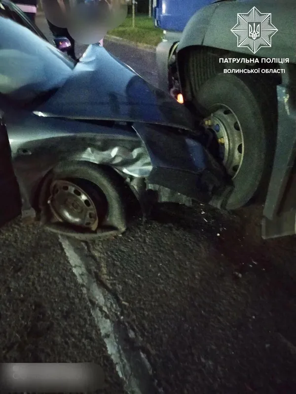 У Ковелі водій Audi в'їхав у два автомобілі і вантажівку (фото, відео)