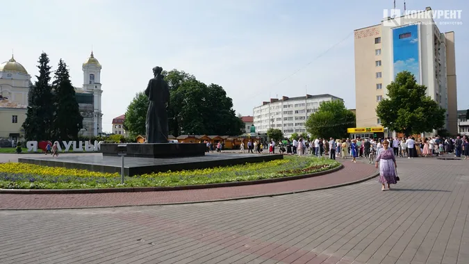 У Луцьку нагородили медалістів: як все було (дуже багато фото)