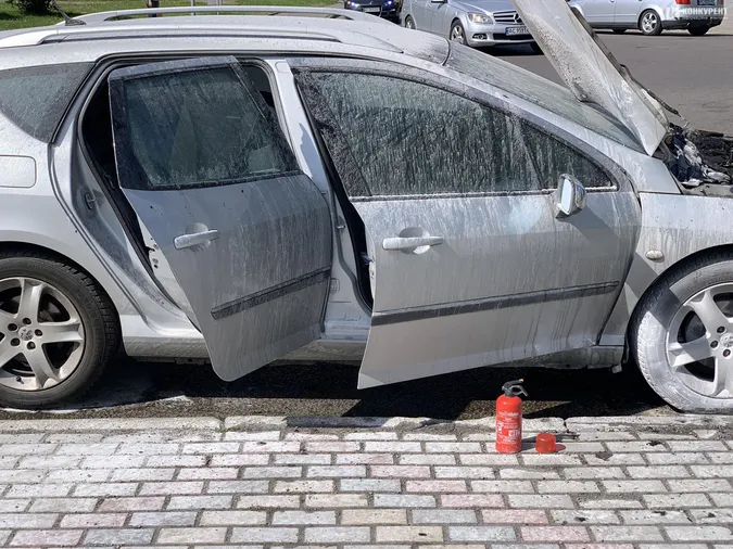 У Луцьку на Київському майдані горіло авто (фото)