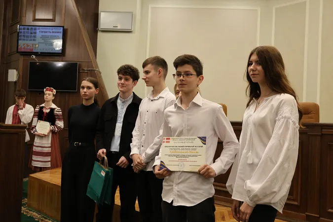 Гордість Волині: у Луцьку відзначили юних інтелектуалів та їхніх наставників (фото)