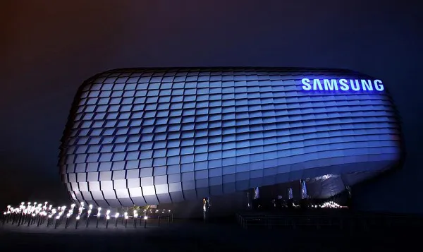 Samsung презентувала зарядний пристрій, яким можна дезинфікувати смартфон
