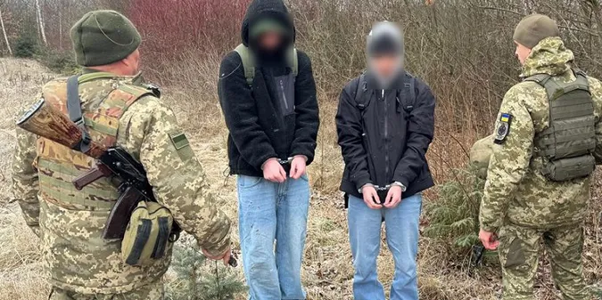 На Волині прикордонники затримали двох втікачів з «подарунками» (фото)