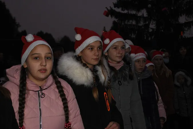 Селами Луцької громади їздив святковий автобус з Миколаєм (фото)