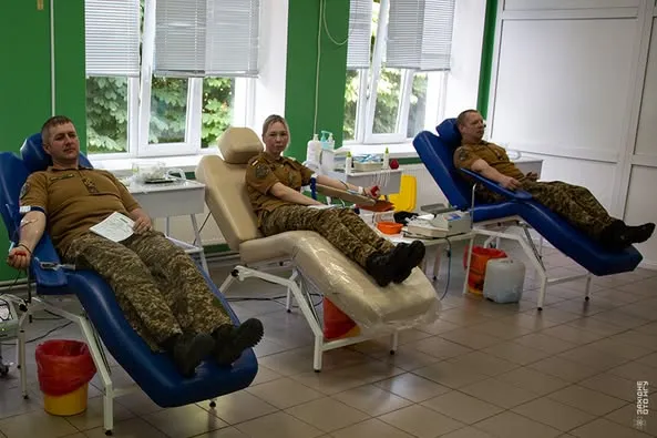 Волинські гвардійці здали кров для поранених побратимів (фото)