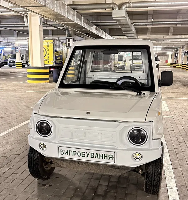 Під брендом ЛуАЗ планують випускати електропікапи (фото, відео)