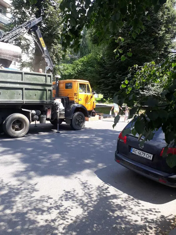 «Весь район тошнить від цієї бомжарні»: лучани з Даньшина-Львівської бідкаються (ФОТО)